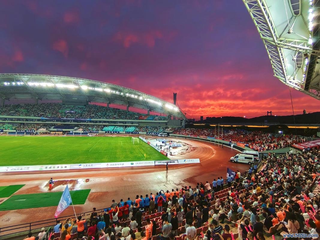 苏超热潮席卷，粤超紧随其后，上海七年前已率先开启超赛